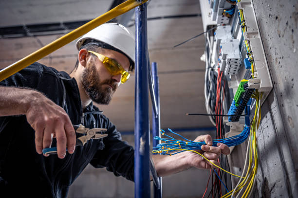 Best Local Electrician Companies  in Danbury, CT