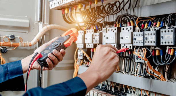 Best Affordable Emergency Electrician  in Danbury, CT